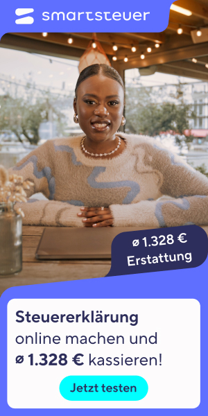 Junge taffe Frau in einem stylischem Café